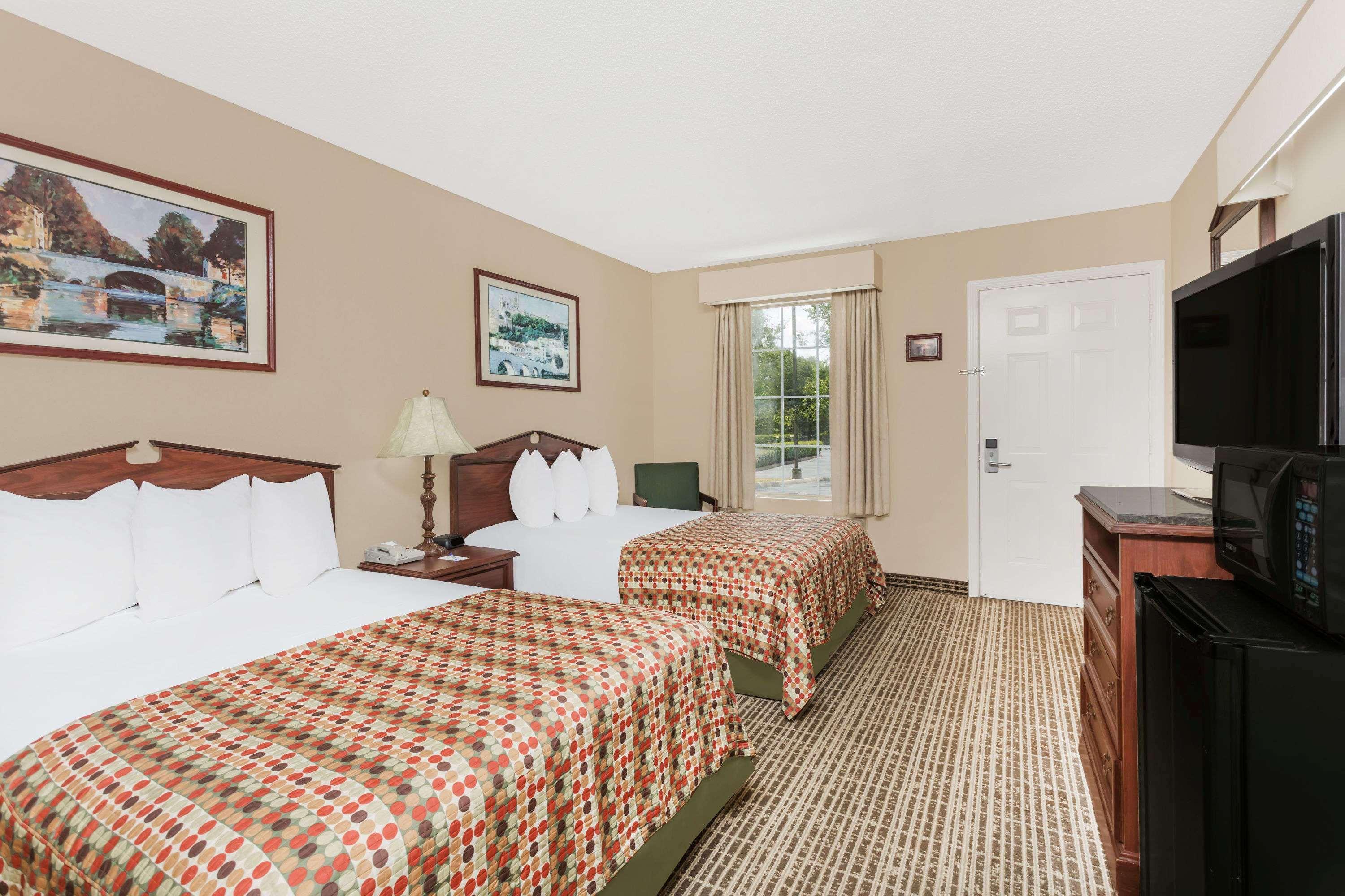 Baymont By Wyndham Anderson Clemson Hotel Exterior photo
